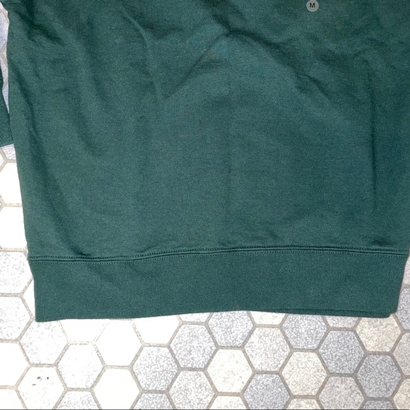 Boy’s Old Navy Flag Green Sweatshirt - Size Medium - Picture 2 of 9